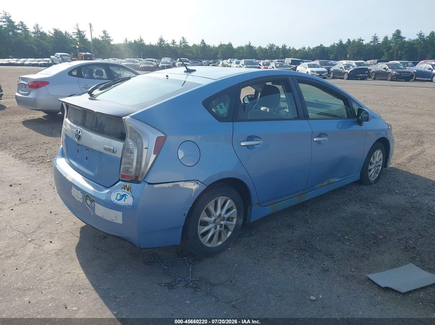 2013 Toyota Prius plug-in VIN JTDKN3DP5D3036578 IAAI salvage auction — NORMAL WEAR, Clear (Massachusetts), sold $25 on 2026-07-31 (photo 4)