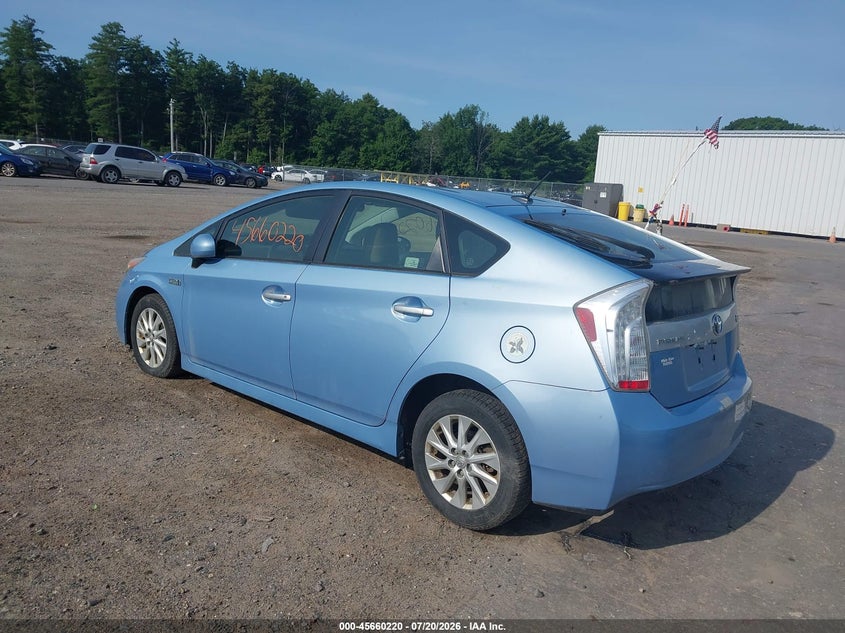 2013 Toyota Prius plug-in VIN JTDKN3DP5D3036578 IAAI salvage auction — NORMAL WEAR, Clear (Massachusetts), sold $25 on 2026-07-31 (photo 3)