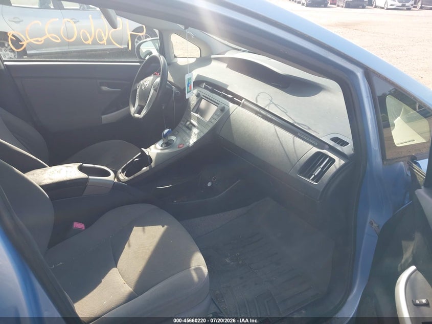 2013 Toyota Prius plug-in VIN JTDKN3DP5D3036578 IAAI salvage auction — NORMAL WEAR, Clear (Massachusetts), sold $25 on 2026-07-31 (photo 5)