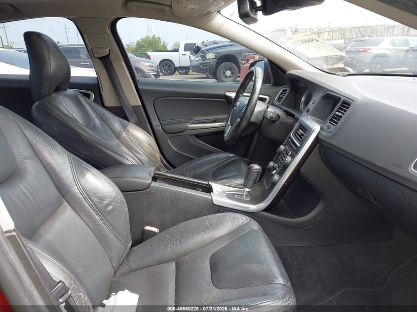 2012 Volvo S60 VIN YV1902FH0C2077843 IAAI salvage auction — NORMAL WEAR, Clear (Michigan), sold $225 on 2026-08-16 (photo 5)