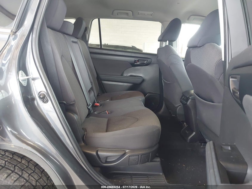 2023 Toyota Highlander VIN 5TDKDRBH0PS022091 IAAI salvage auction — FRONT END, Salvage Title, sold $13,100 on 2026-07-29 (photo 8)