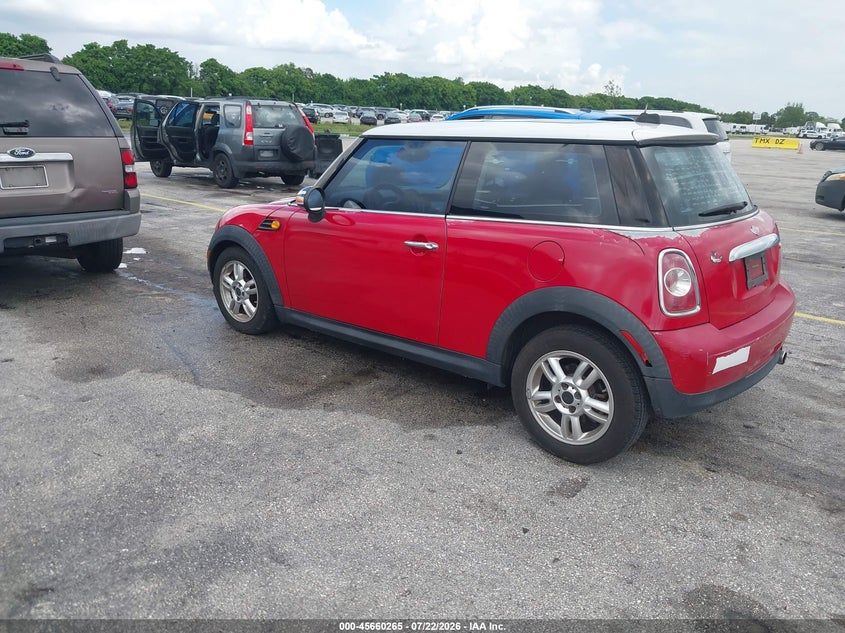 2012 Mini Cooper VIN WMWSU3C57CT256500 IAAI salvage auction — NORMAL WEAR, Clear (Florida), sold $375 on 2026-08-06 (photo 3)
