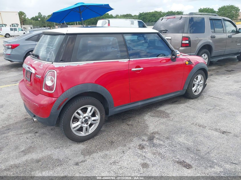 2012 Mini Cooper VIN WMWSU3C57CT256500 IAAI salvage auction — NORMAL WEAR, Clear (Florida), sold $375 on 2026-08-06 (photo 4)