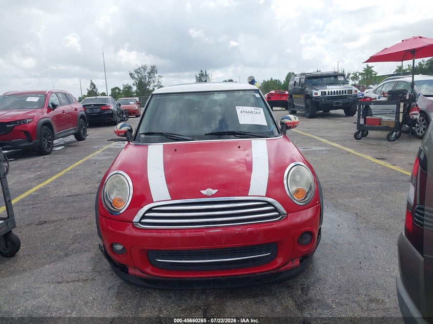 2012 Mini Cooper VIN WMWSU3C57CT256500 IAAI salvage auction — NORMAL WEAR, Clear (Florida), sold $375 on 2026-08-06 (photo 6)
