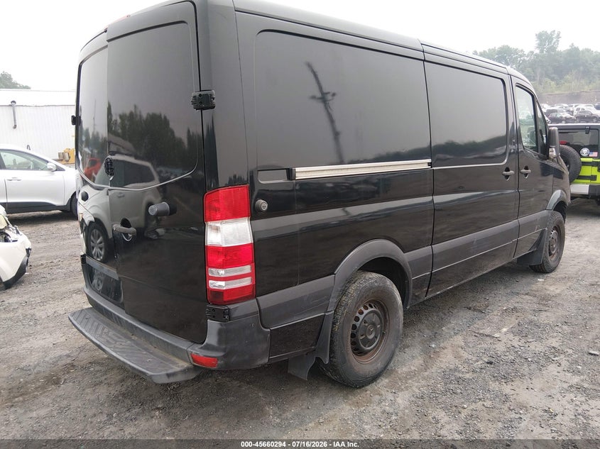 2014 Mercedes-benz Sprinter VIN WD3PE7DC0E5902665 IAAI salvage auction — ALL OVER, Salvage (Pennsylvania), sold $600 on 2026-07-28 (photo 4)
