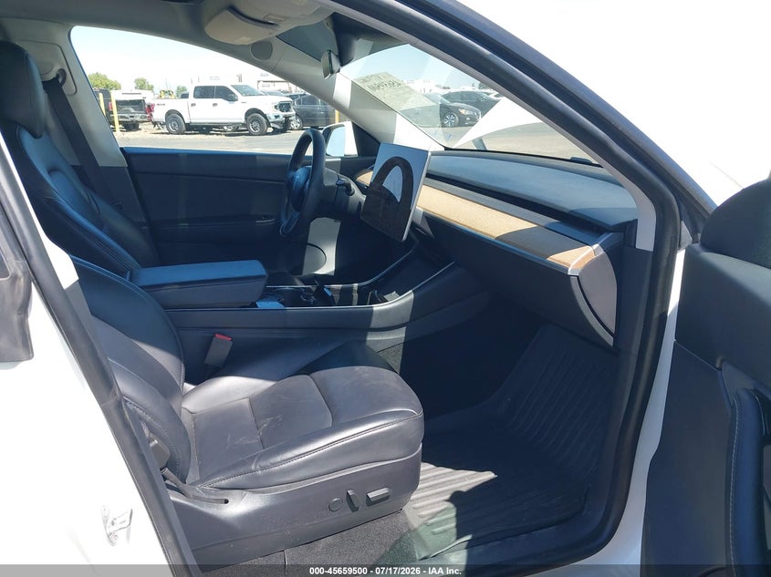 2020 Tesla Model y VIN 5YJYGDEE7LF010752 IAAI salvage auction — REAR END, Salvage Title, sold $7,950 on 2026-08-21 (photo 5)