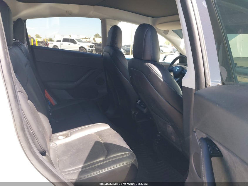 2020 Tesla Model y VIN 5YJYGDEE7LF010752 IAAI salvage auction — REAR END, Salvage Title, sold $7,950 on 2026-08-21 (photo 8)