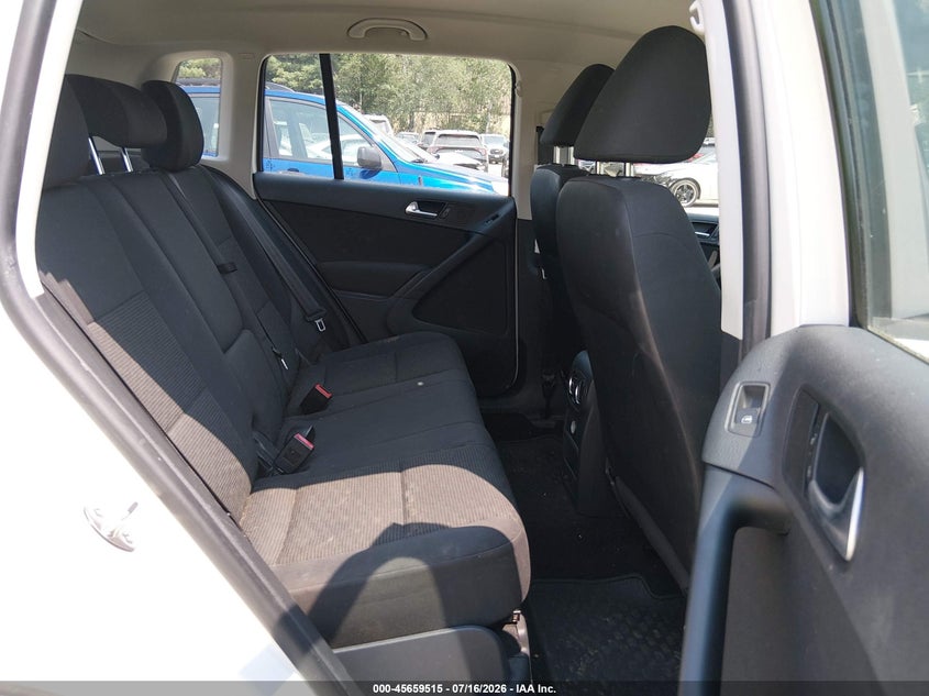 2013 Volkswagen Tiguan VIN WVGAV3AX4DW592729 IAAI salvage auction — NORMAL WEAR, Original (Texas), sold $375 on 2026-07-29 (photo 8)