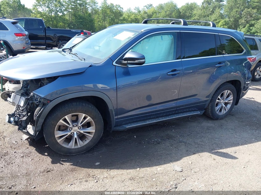 2014 Toyota Highlander VIN 5TDJKRFH9ES006982 IAAI salvage auction — FRONT END, Clear (Massachusetts), sold $2,100 on 2026-07-28 (photo 2)