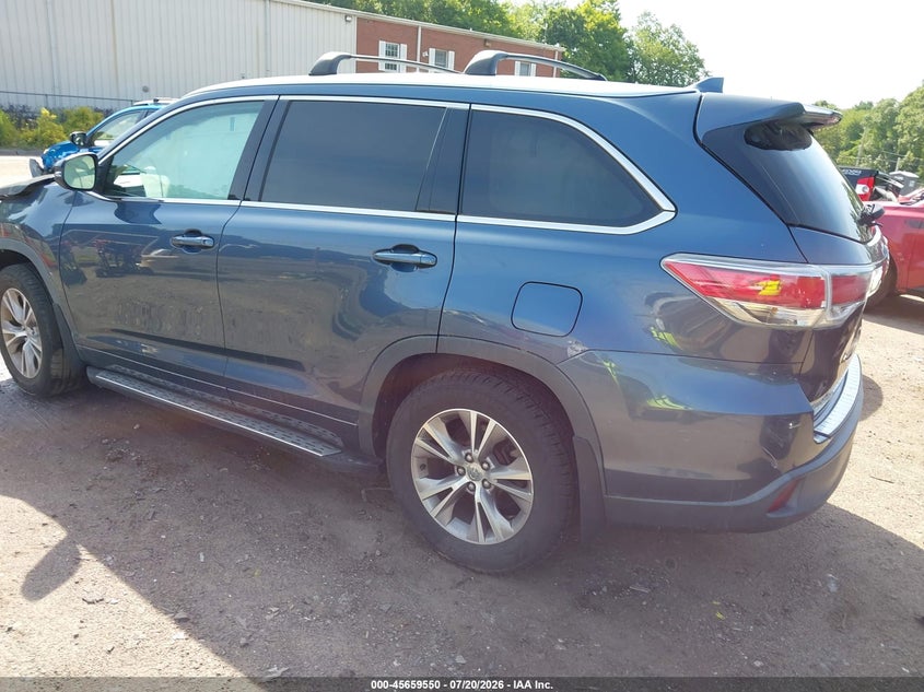 2014 Toyota Highlander VIN 5TDJKRFH9ES006982 IAAI salvage auction — FRONT END, Clear (Massachusetts), sold $2,100 on 2026-07-28 (photo 3)
