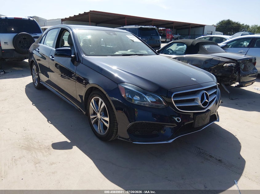 2016 Mercedes-benz E-klasse VIN WDDHF5KBXGB177303 IAAI salvage auction — LEFT SIDE, Wait Title, sold $2,400 on 2026-08-06 (photo 1)