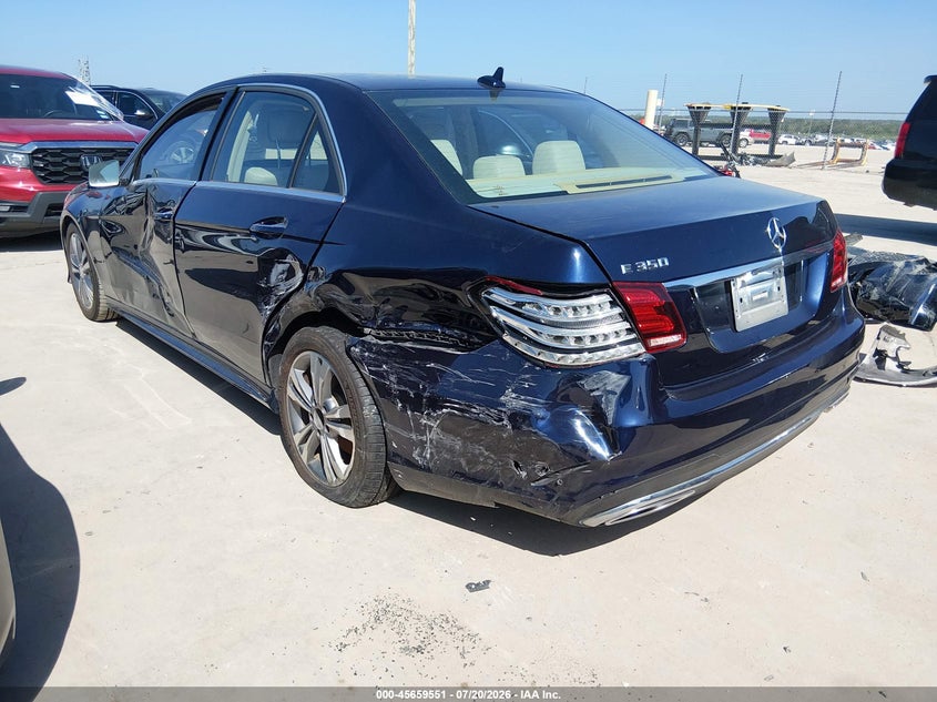 2016 Mercedes-benz E-klasse VIN WDDHF5KBXGB177303 IAAI salvage auction — LEFT SIDE, Wait Title, sold $2,400 on 2026-08-06 (photo 3)