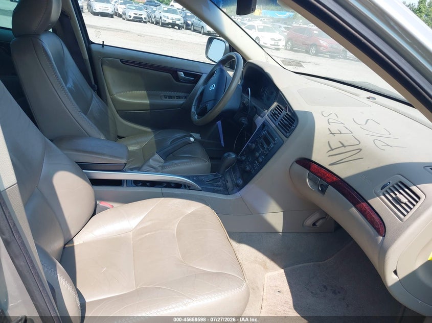 2004 Volvo Xc70 VIN YV1SZ59H141160726 IAAI salvage auction — NORMAL WEAR, Clear (Pennsylvania), sold $400 on 2026-07-31 (photo 5)