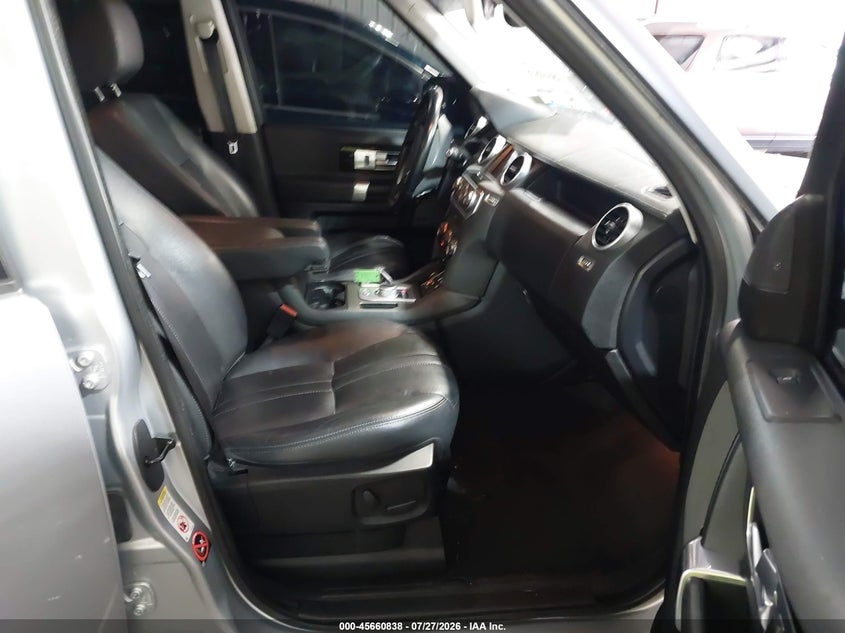2016 Land rover Lr4 VIN SALAG2V6XGA838610 IAAI salvage auction — REAR END, Salvage Title, sold $3,400 on 2026-08-24 (photo 5)