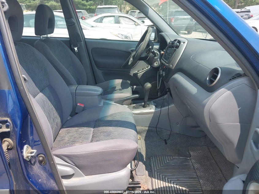 2003 Toyota Rav4 VIN JTEHH20V836084245 IAAI salvage auction — NORMAL WEAR, Clear (Massachusetts), sold $300 on 2026-07-29 (photo 5)