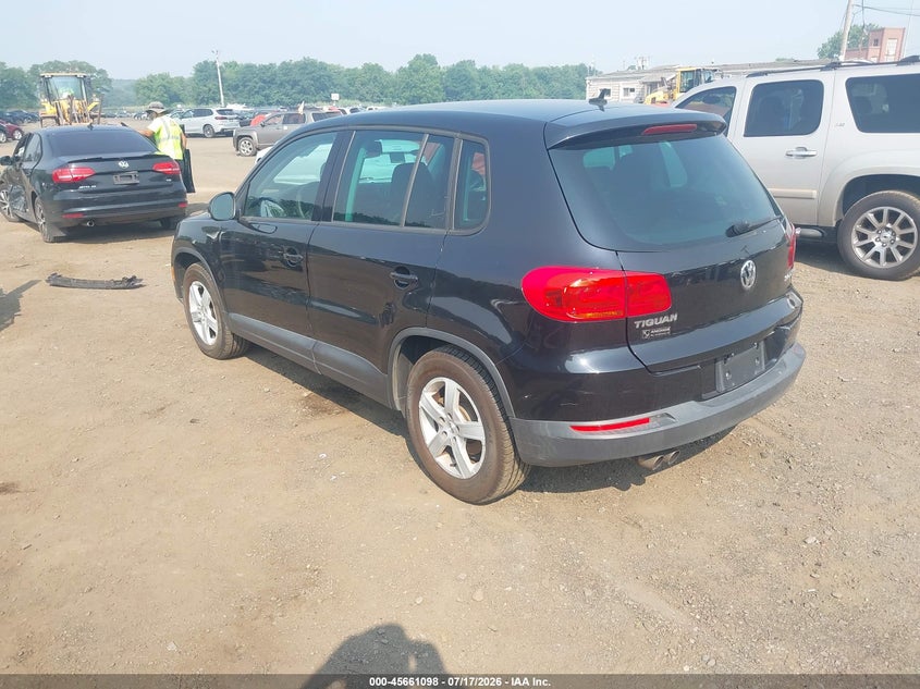 2012 Volkswagen Tiguan VIN WVGAV7AX9CW578220 IAAI salvage auction — NORMAL WEAR, Clear (Connecticut), sold $850 on 2026-08-04 (photo 3)
