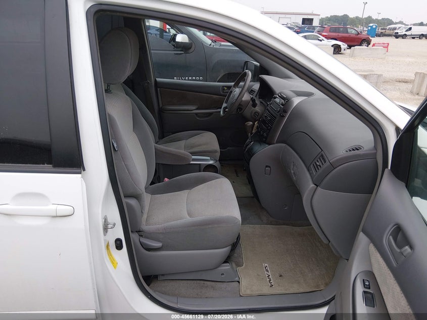 2010 Toyota Sienna VIN 5TDKK4CC4AS321344 IAAI salvage auction — NORMAL WEAR, Clear (Illinois), sold $25 on 2026-07-28 (photo 5)