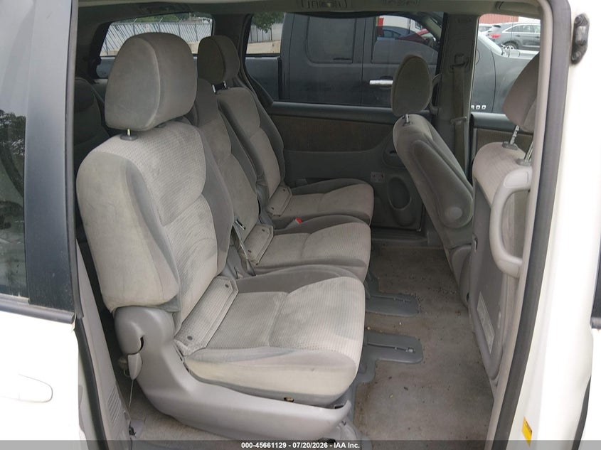 2010 Toyota Sienna VIN 5TDKK4CC4AS321344 IAAI salvage auction — NORMAL WEAR, Clear (Illinois), sold $25 on 2026-07-28 (photo 8)