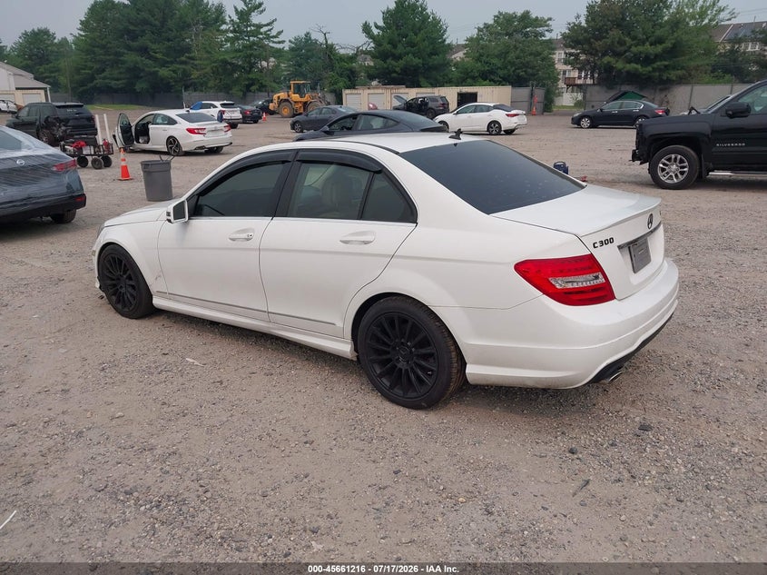 2013 Mercedes-benz C class VIN WDDGF8AB9DA819963 IAAI salvage auction — NORMAL WEAR, Clear (New Jersey), sold $875 on 2026-07-28 (photo 3)