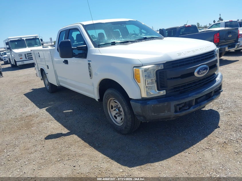 2017 Ford F-350 VIN 1FD8X3A65HEE29048 — IAAI salvage auction photo