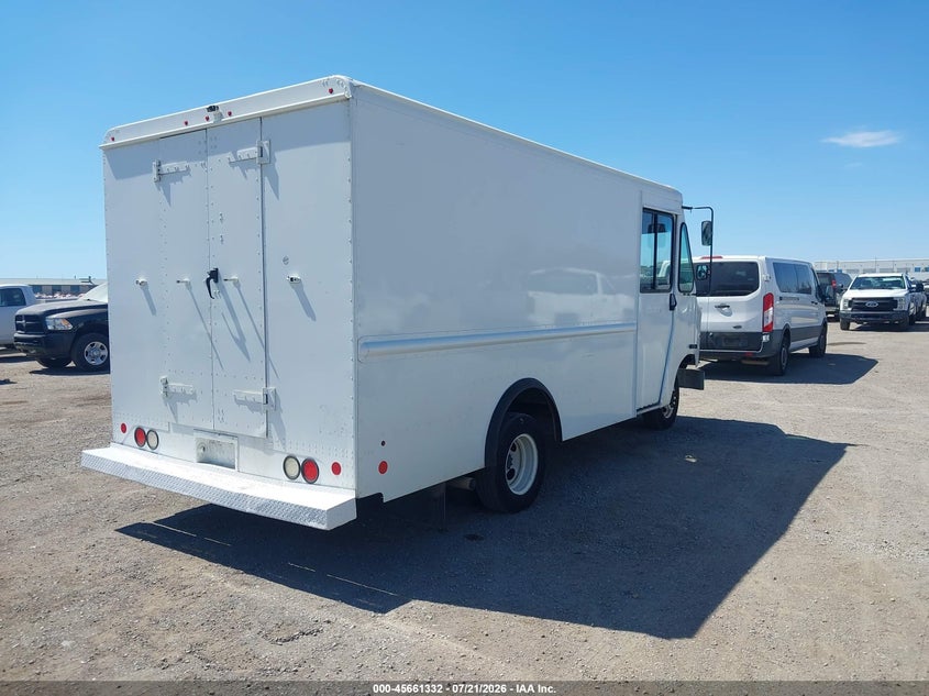 2017 Ford E-350 VIN 1FC3E3KS5HDC66469 IAAI salvage auction — NORMAL WEAR, SF97 (California), sold $12,950 on 2026-08-25 (photo 4)