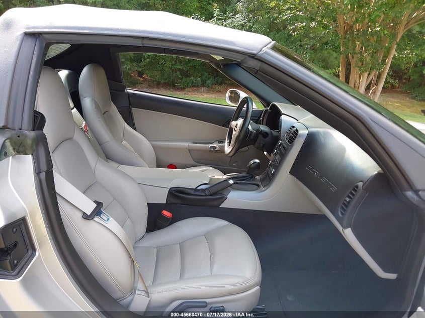 2006 Chevrolet Corvette VIN 1G1YY36U065108288 IAAI salvage auction — NORMAL WEAR, Clear (South Carolina), sold $34,000 on 2026-08-19 (photo 5)