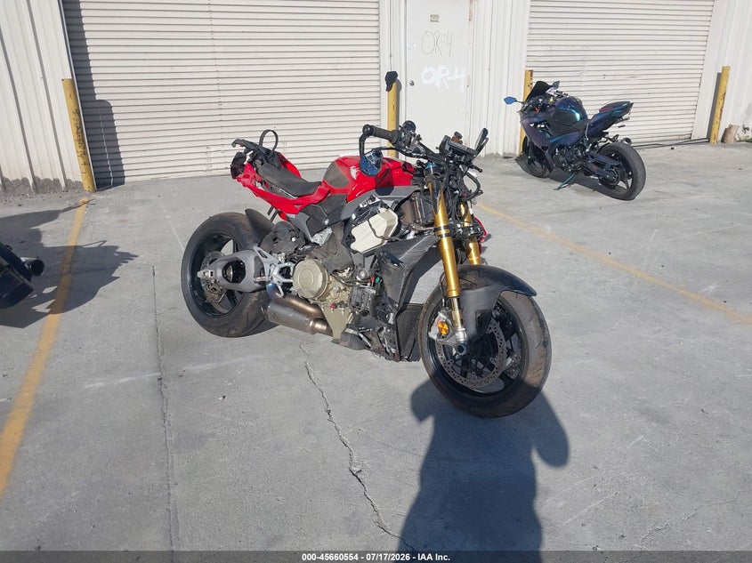 2026 Ducati Streetfighter VIN ZDMFAK6W0TB002701 — IAAI salvage auction photo