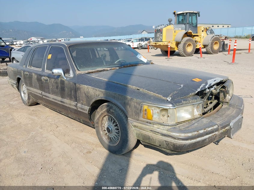 1992 Lincoln TOWN CAR VIN 1LNLM81W4NY638727 IAAI salvage auction — NORMAL WEAR, Clear (Montana), sold $25 on 2026-07-29 (photo 1)