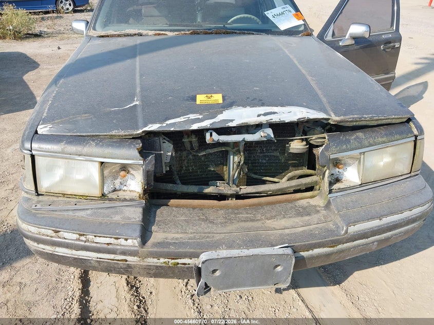 1992 Lincoln TOWN CAR VIN 1LNLM81W4NY638727 IAAI salvage auction — NORMAL WEAR, Clear (Montana), sold $25 on 2026-07-29 (photo 6)