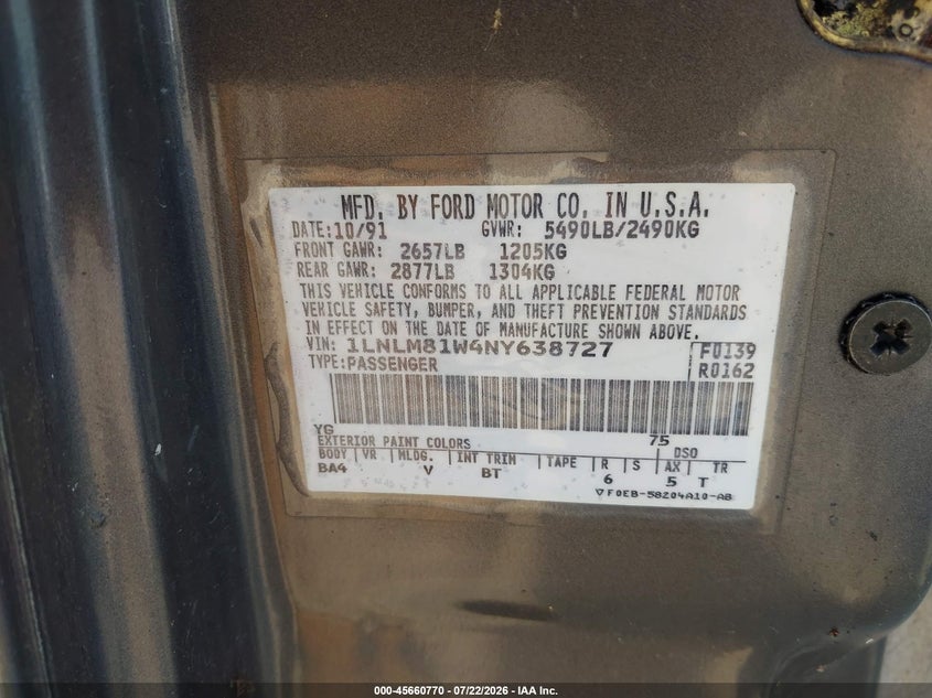 1992 Lincoln TOWN CAR VIN 1LNLM81W4NY638727 IAAI salvage auction — NORMAL WEAR, Clear (Montana), sold $25 on 2026-07-29 (photo 9)
