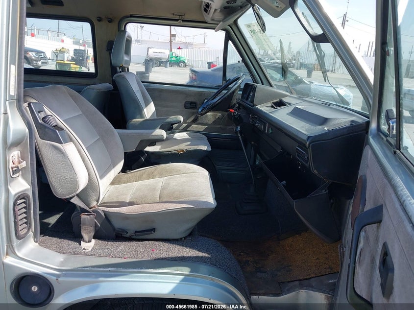 1987 Volkswagen Vanagon VIN WV2YB0254HH070444 IAAI salvage auction — FRONT END, Salvage (California), sold $1,100 on 2026-08-19 (photo 5)