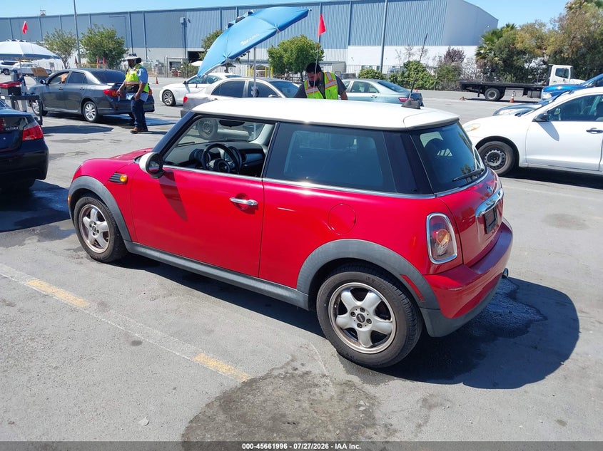 2009 Mini Cooper VIN WMWMF33559TW72136 IAAI salvage auction — NORMAL WEAR, App For Dup Clear (California), sold $100 on 2026-08-03 (photo 3)