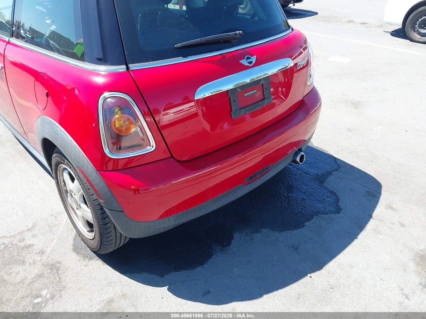 2009 Mini Cooper VIN WMWMF33559TW72136 IAAI salvage auction — NORMAL WEAR, App For Dup Clear (California), sold $100 on 2026-08-03 (photo 6)