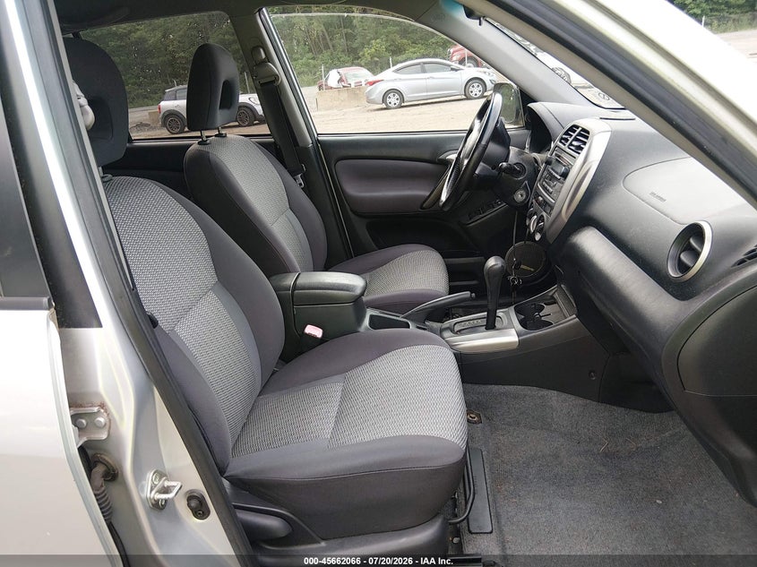 2005 Toyota Rav4 VIN JTEHD20V456023778 IAAI salvage auction — NORMAL WEAR, Clear (Virginia), sold $675 on 2026-07-29 (photo 5)