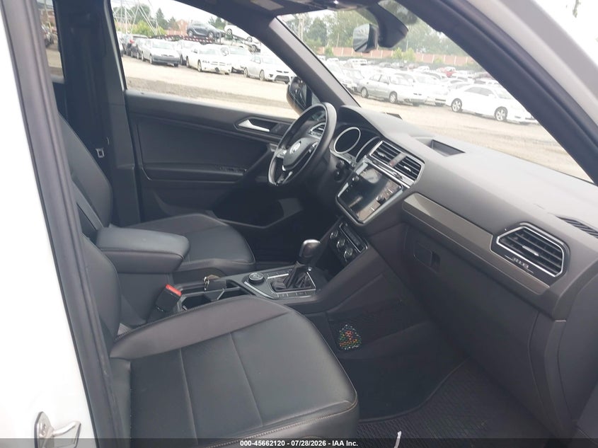 2021 Volkswagen Tiguan VIN 3VV2B7AX3MM127658 IAAI salvage auction — LEFT SIDE, Salvage (Pennsylvania), sold $4,700 on 2026-08-03 (photo 5)