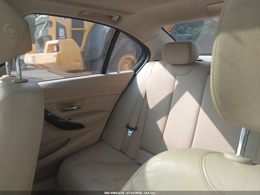 2014 BMW 3er VIN WBA3B3C56EJ982177 IAAI salvage auction — LEFT FRONT, Salvage Title, sold $1,100 on 2026-08-07 (photo 8)