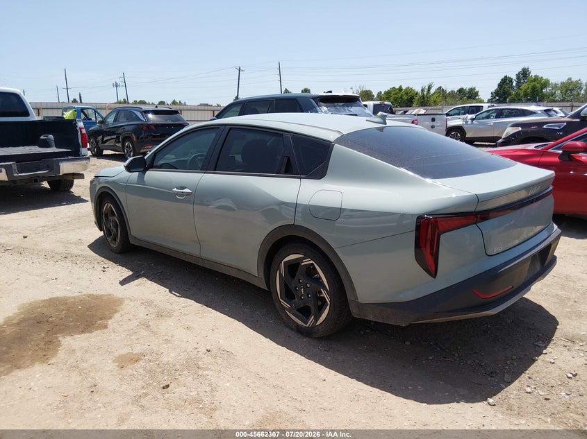 2025 Kia K4 VIN 3KPFU4DE8SE217821 IAAI salvage auction — RIGHT FRONT, Wait Title, sold $8,300 on 2026-10-08 (photo 3)