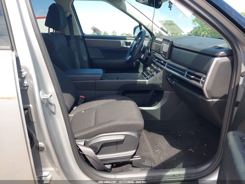 2025 Hyundai Santa fe VIN 5NMP14GL9SH124581 IAAI salvage auction — LEFT SIDE, Salvage Title, sold $8,200 on 2026-08-24 (photo 5)