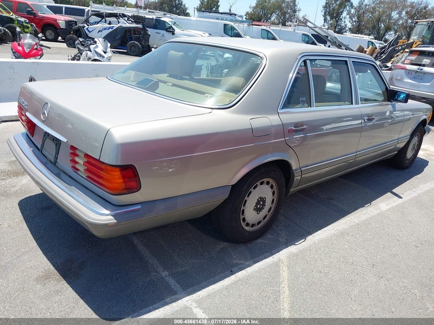 1987 Mercedes-benz 560 VIN WDBCA39D4HA345599 IAAI salvage auction — NORMAL WEAR, Clear - Dealer Only (California), sold $1,550 on 2026-07-23 (photo 4)