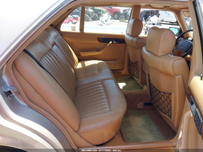 1987 Mercedes-benz 560 VIN WDBCA39D4HA345599 IAAI salvage auction — NORMAL WEAR, Clear - Dealer Only (California), sold $1,550 on 2026-07-23 (photo 8)