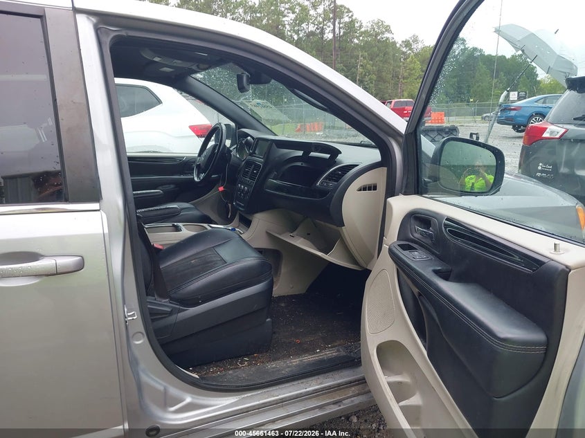2020 Dodge Caravan VIN 2C4RDGCG7LR179919 IAAI salvage auction — WATER/FLOOD, Salvage (Mississippi), sold $225 on 2026-08-16 (photo 5)