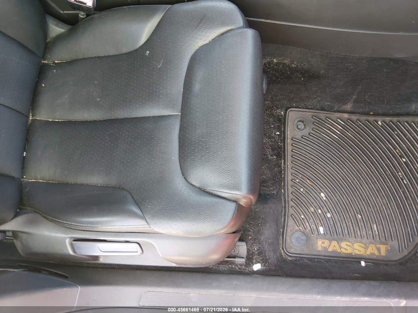 2008 Volkswagen Passat VIN WVWLK93CX8E041266 IAAI salvage auction — NORMAL WEAR, Clear (Colorado), sold $300 on 2026-08-05 (photo 8)