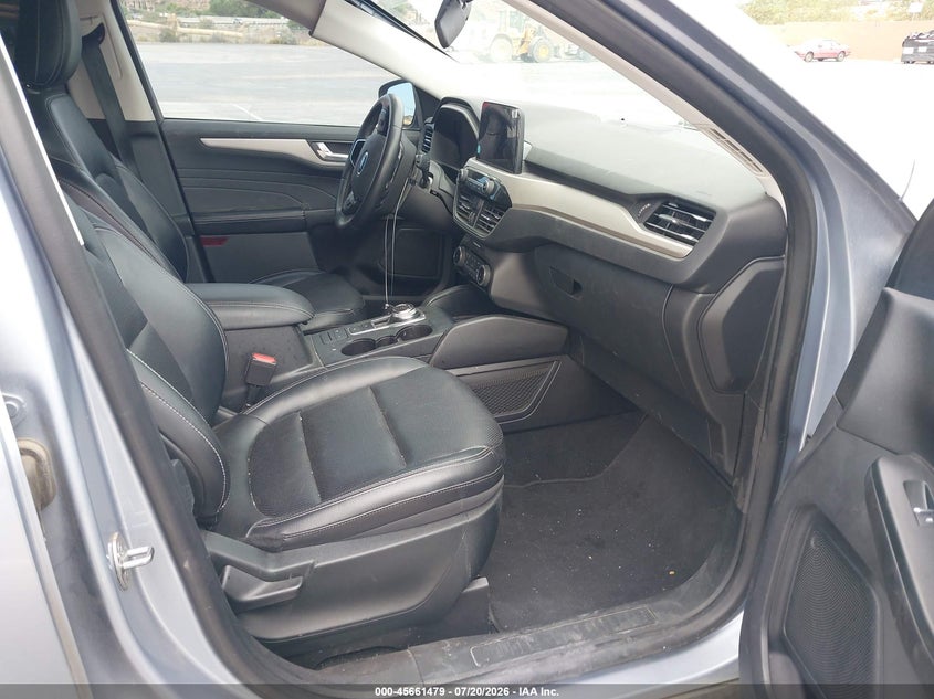 2022 Ford Escape VIN 1FMCU0KZ5NUA24657 IAAI salvage auction — LEFT FRONT, Salvage Title, sold $6,400 on 2026-08-06 (photo 5)