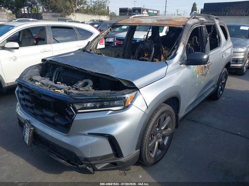 2024 Honda Pilot VIN 5FNYG1H32RB003709 IAAI salvage auction — Burn Interior, Wait Title, sold $2,050 on 2026-08-23 (photo 2)
