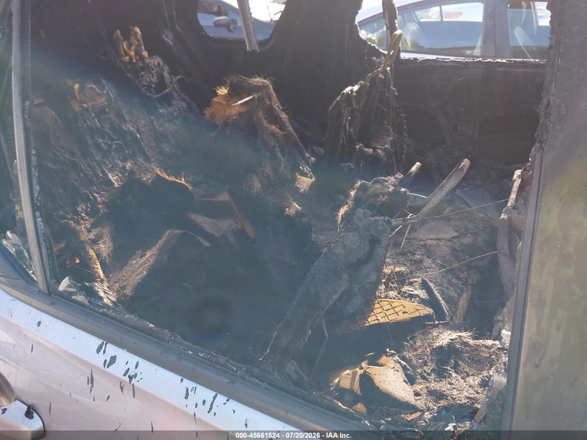 2024 Honda Pilot VIN 5FNYG1H32RB003709 IAAI salvage auction — Burn Interior, Wait Title, sold $2,050 on 2026-08-23 (photo 8)