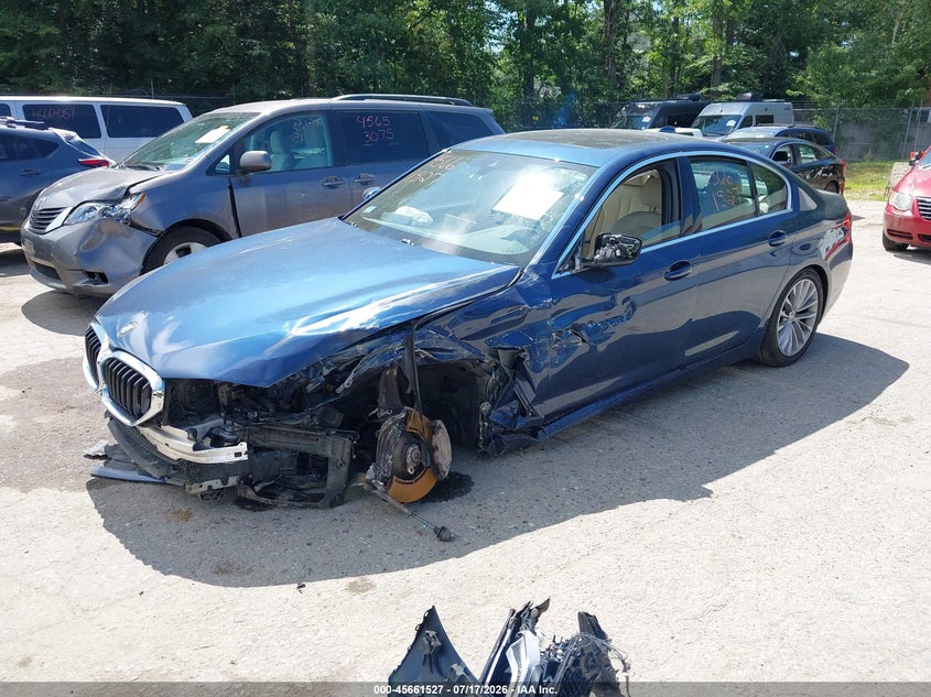 2021 BMW 5er VIN WBA13BJ07MCF60740 IAAI salvage auction — LEFT SIDE, Salvage Title, sold $8,800 on 2026-08-20 (photo 2)