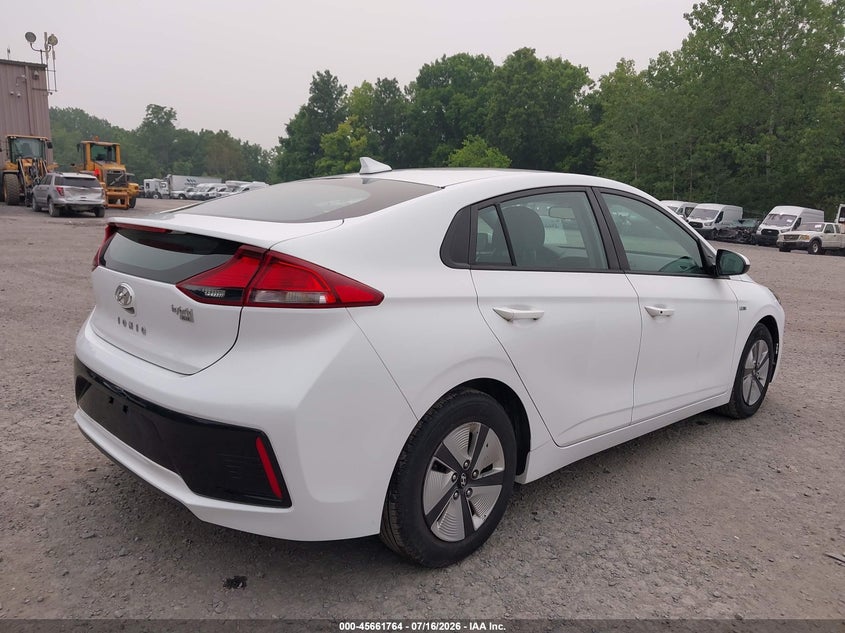 2018 Hyundai Ioniq hybrid VIN KMHC65LC4JU075837 IAAI salvage auction — NORMAL WEAR, Sf97 (New York), sold $7,825 on 2026-08-20 (photo 4)