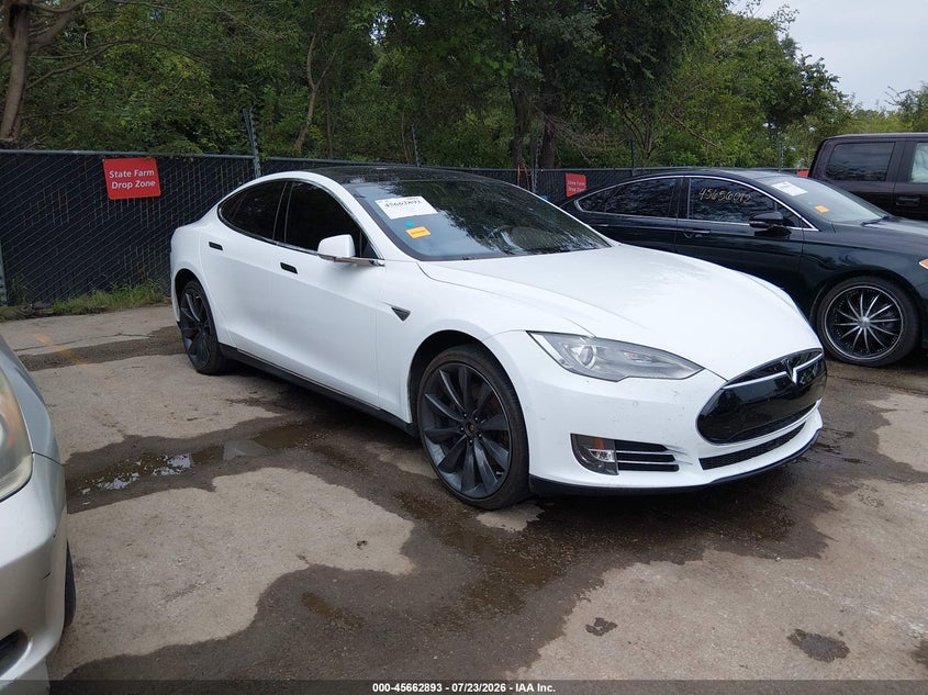 2015 Tesla Model s VIN 5YJSA1E21FF112046 — IAAI salvage auction photo