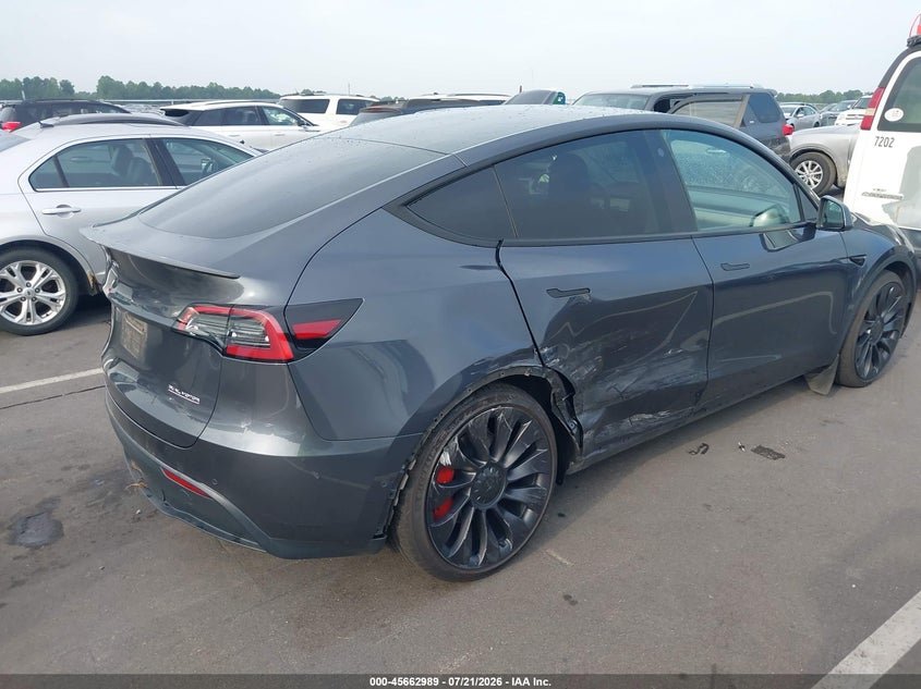 2022 Tesla Model y VIN 7SAYGDEF2NF366122 IAAI salvage auction — REAR END, Salvage (North Carolina), sold $11,600 on 2026-08-02 (photo 4)