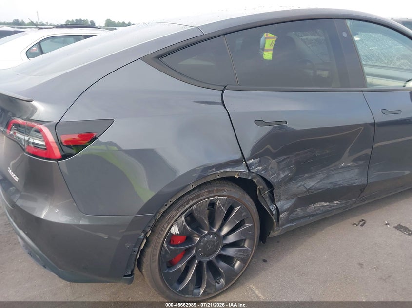 2022 Tesla Model y VIN 7SAYGDEF2NF366122 IAAI salvage auction — REAR END, Salvage (North Carolina), sold $11,600 on 2026-08-02 (photo 6)